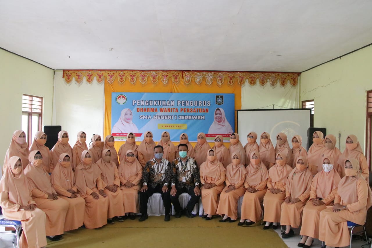 Pengukuhan DWP SMAN 1 Jereweh Periode 2021-2025 21